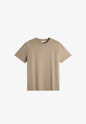 Beige T-shirt met korte mouwen en ronde hals, rechte zoom en een klein merklipje aan de binnenkant van de achterkant van de kraag.