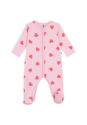 Rosa Babyschlafanzug mit roten Herzmustern, langen Ärmeln, Füßlingen und Druckknöpfen vorne.