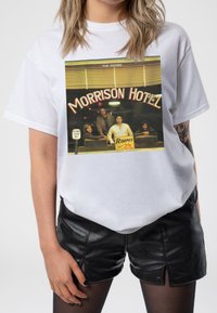 Paradiso Clothing Print T-shirt - white