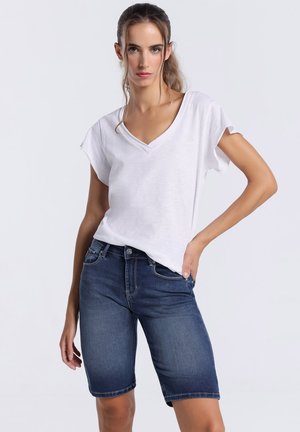 TEXANISCHE BERMUDA BOX - Denim shorts - blau