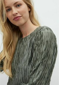 mbyM AZURIA-M - Bluza - balsam green