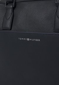 Tommy Hilfiger BUSINESS COMPUTER BAG - Aktatáska - black