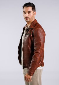 Freaky Nation RAUL-FN - Chaqueta de cuero - cognac