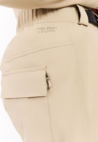 Niet geselecteerd, bamboobeige