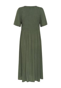 Robe midi vert olive à manches courtes, corsage froncé et jupe froncée, vue de dos sur fond blanc.