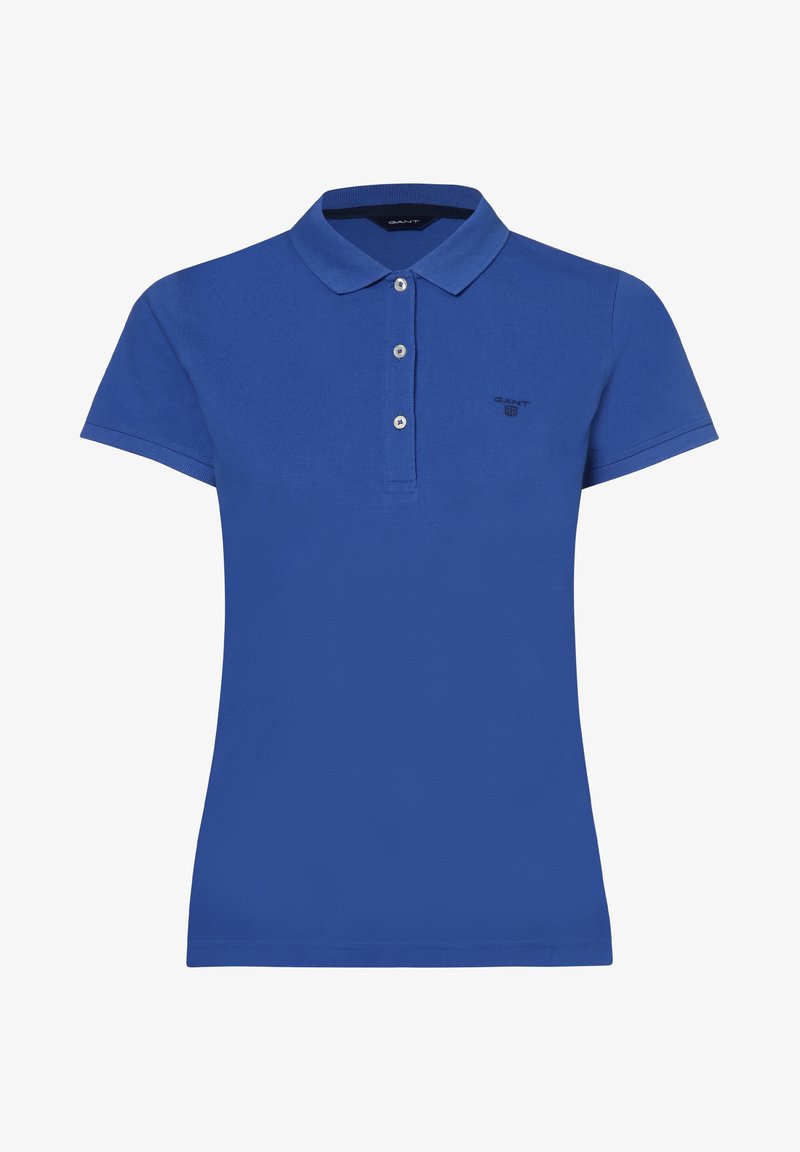 Polo bleu à manches courtes avec trois boutons blancs et petit logo sombre sur la poitrine gauche, avec un col classique.