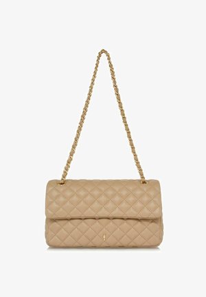 Beżowa torebka skórzana pikowana z złotym łańcuszkiem, posiadająca klapkę oraz subtelny detal logo z przodu.