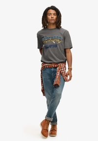 Superdry & Co 70S ROCK GRAPHIC BAND - T-shirts print - dark grey