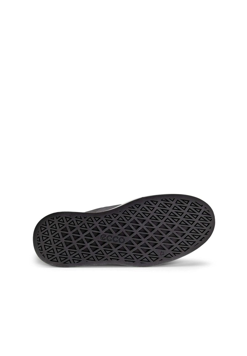 Suola di scarpa in gomma nera con un motivo a battistrada geometrico caratterizzato da triangoli e esagoni, contrassegnata con il logo del marchio e la taglia 43.