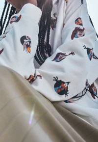 SIKSILK Felpa con cappuccio - beige