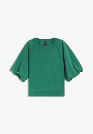 Camicia verde a maniche corte con maniche a sbuffo e scollo rotondo, con l'etichetta "BOSS" all'interno del colletto.