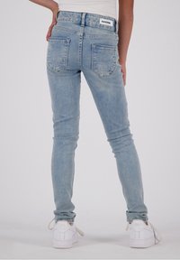 RAIZZED CHELSEA - Vaqueros slim fit - light blue stone