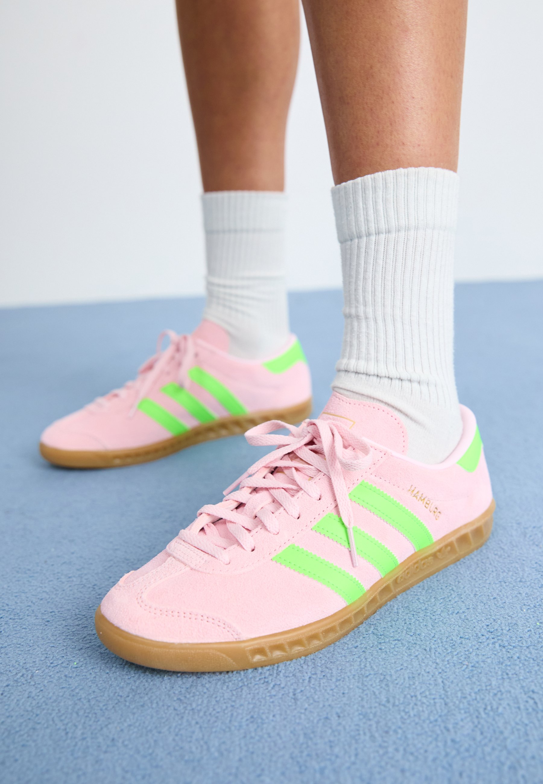 adidas Originals HAMBURG - Sneaker low - clear pink/solar