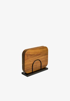 Next, SET OF 3 BRONX CHOPPING BOARDS WITH WIRE STAND UNISEX - Pjaustymo lentelė - natural