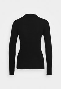 Černý žebrovaný svetr s dlouhým rukávem, límcem a přiléhavým střihem. Vyrobený z měkké látky, s minimálním zdobením a hladkou texturou.