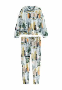 Two-piece pajama set featuring a light gray fabric, illustrated with cityscapes, trees, and buildings in yellow, green, and black.