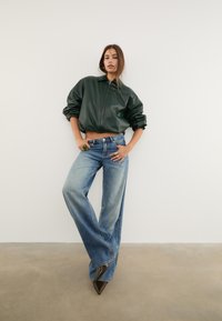 Stradivarius Decolleté - green