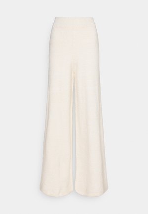 NA-KD X ZALANDO EXCLUSIVE - FLUFFY PANTS - Pantalon classique - white
