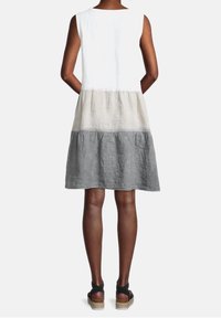 Cartoon Denní šaty - beige