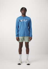 Nike Performance TEE - Hosszú ujjú felső - aegean storm