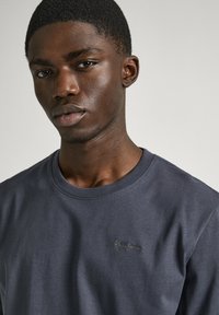 Pepe Jeans CONNOR - Paprasti marškinėliai - phantom grey