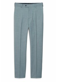 Pantalon bleu clair en tissu texturé, avec une coupe plate à l'avant, deux poches latérales, et une fermeture par bouton à la taille.