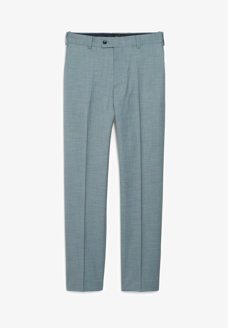Pantalon bleu clair en tissu texturé, avec une coupe plate à l'avant, deux poches latérales, et une fermeture par bouton à la taille.