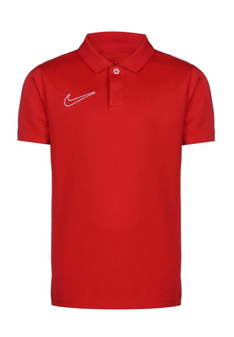 T-shirt polo rouge en coton, avec un col classique et des manches courtes. Il arbore un logo Nike blanc brodé sur la poitrine gauche.