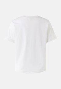 Witte katoenen t-shirt met korte mouwen, ronde halslijn en een ontspannen pasvorm. Zachte textuur en geen zichtbare patronen of accenten.