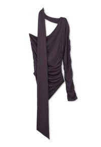Top viola asimmetrico realizzato in tessuto morbido, con dettagli arricciati sul corpo e un lungo accento drappeggiato sulla spalla.