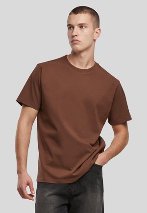 Urban Classics, BASIC REGULAR FIT TEE 3-PACK - T-shirt basique - chocolatebrown olive sand