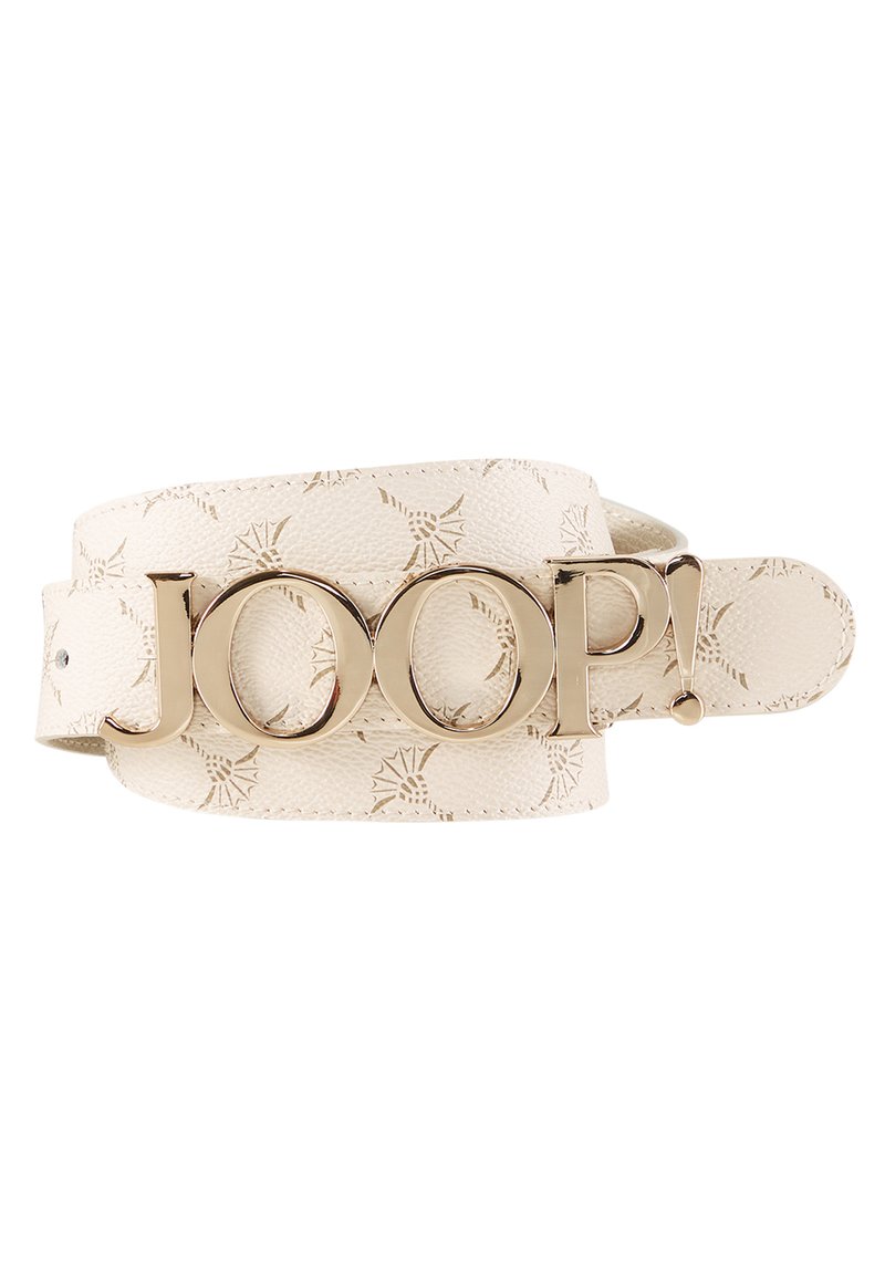 Cinturón de cuero blanco con un patrón texturizado y una gran hebilla metálica dorada con la inscripción "JOOP!" en letras gruesas.