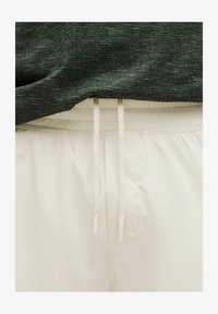 Valitud, light ivory