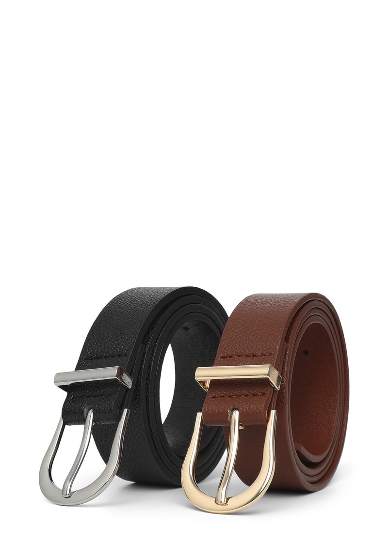 Cinture in pelle nere e marroni con texture liscia, dotate rispettivamente di fibbie metalliche dorate e argentate. Ogni cintura presenta un design classico.
