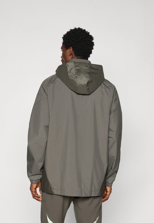 REAL AW  - Club wear2