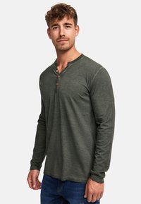 INDICODE JEANS Langarmshirt - climb ivy