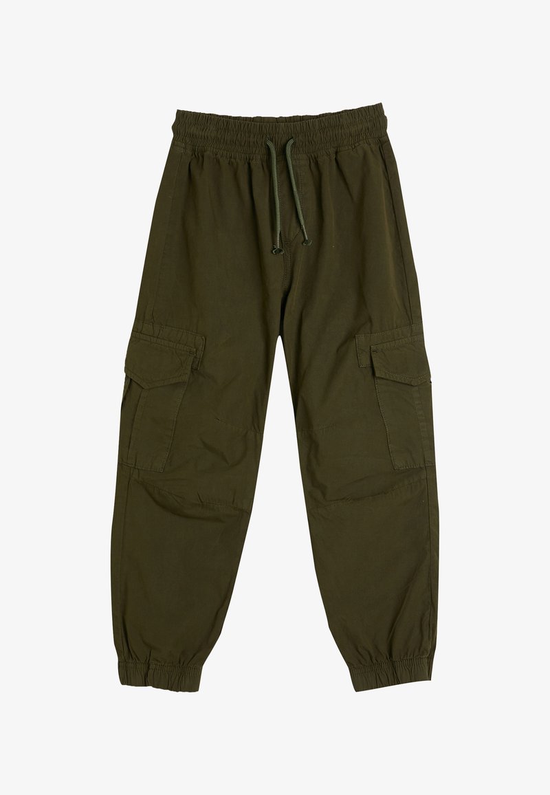 Pantaloni cargo verde oliva con vita elastica, cordoncino, tasche laterali e polsini elasticizzati; realizzati in tessuto leggero e testurizzato.