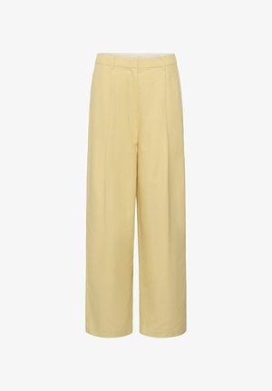 Pantaloni largi galben deschis cu buzunare pentru curea, pliuri frontale și talie înaltă, prezentați pe fundal alb.