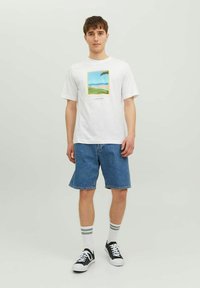 Jack & Jones JORTULUM LANDSCAPE CREW NECK - T-shirts print - bright white