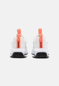 Nike Sportswear AIR MAX INTRLK LITE - Tenisice - summit white/black/hyper orange/white