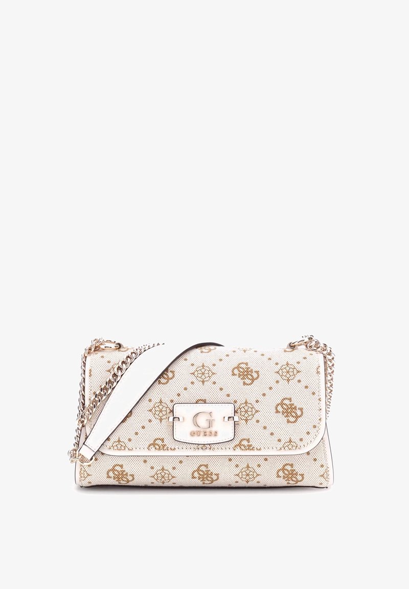 Borsa a tracolla bianca in tessuto con motivo a logo dorato, tracolla in catena argentata e chiusura metallica, caratterizzata da una texture liscia e una forma rettangolare.