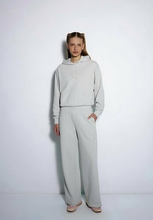 - Bluza z kapturem