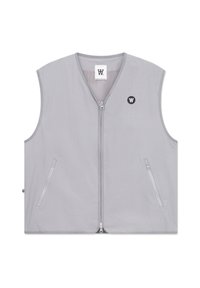 Grijze mouwloze vest met een ritssluiting aan de voorkant, twee zijzakken en een zwart logo-patch op de borst. Glad, lichtgewicht stof met een mesh voering.
