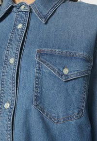 OPUS FITTONIA - Button-down blouse - fresh light blue