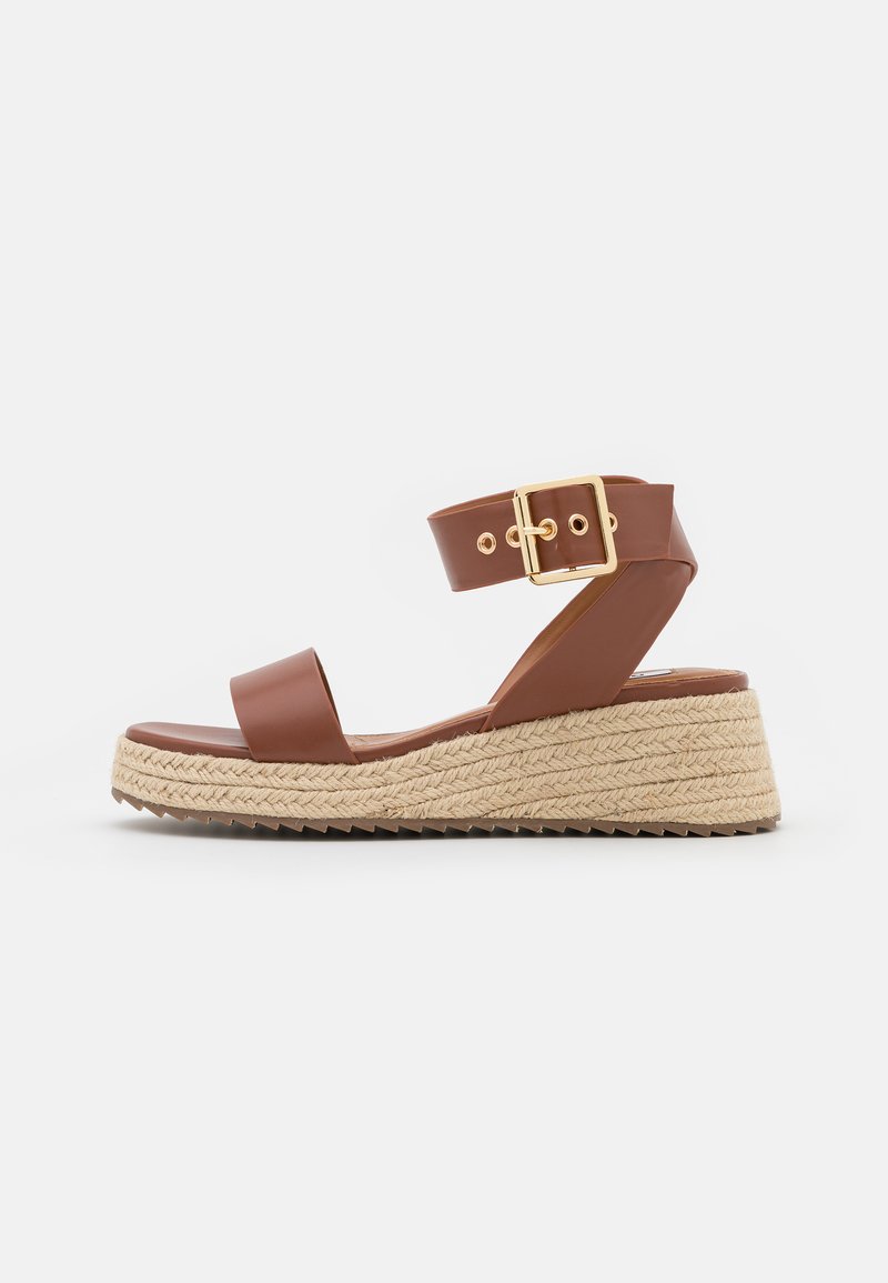 Damen Halbschuhe | NA-KD BUCKLED PROFILE SOLE Plateausandalette brown/braun - MN33503 Damen Halbschuhe | NA-KD BUCKLED PROFILE SOLE Plateausandalette brown/braun - MN33503