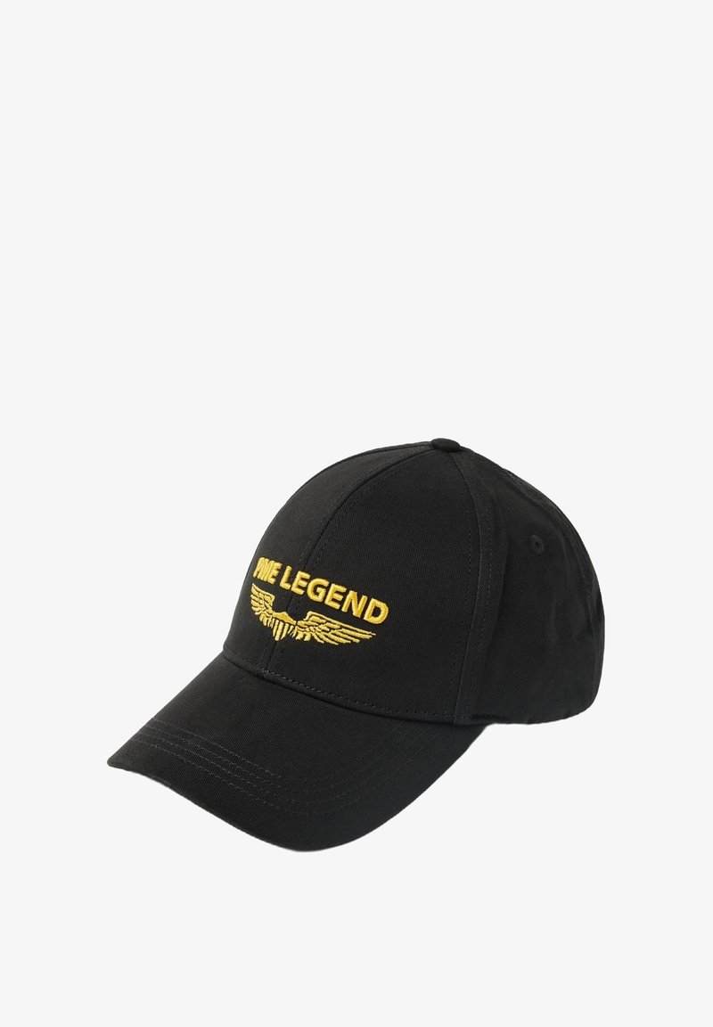 Schwarze Baumwoll-Baseballkappe mit gelb gesticktem Text "FIVE LEGEND" und Flügeldesign auf der Vorderseite, mit gebogenem Schirm und verstellbarem Riemen.