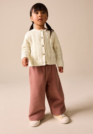 Next REGULAR FIT CABLE  - Vesta na kopčanje - ecru