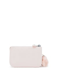 Portafoglio rosa con zip realizzato in tessuto liscio, con un morbido pompon attaccato. Forma rettangolare, design minimalista, dettagli in metallo.