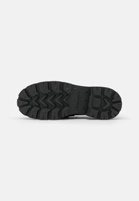 Vagabond COSMO  - Sapatos sem atacadores - black