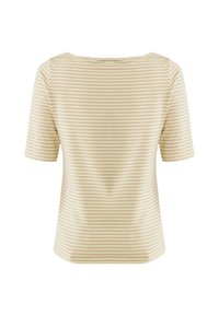 Beige pruhovaný top s krátkým rukávem a lodičkovým výstřihem, vyrobený z jemného a hladkého materiálu. Pruhy jsou světle a tmavě béžové, což vytváří jemný vzor.